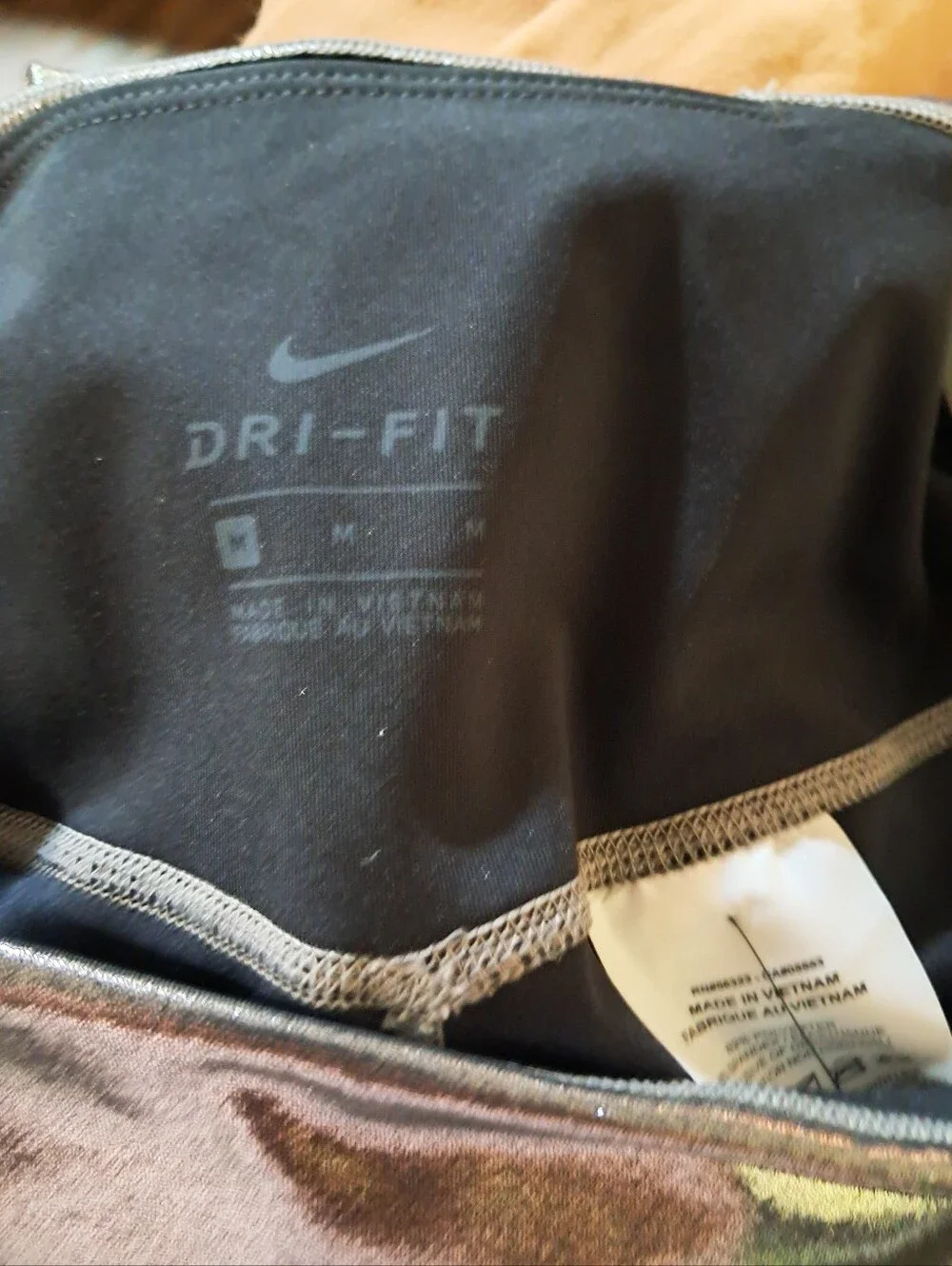 Nike Metallic Performance Women's Mid-rise 7/8 Leggings - Silver Tight Fit Sz. M
